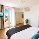Апартаменти Znjan Beachfront