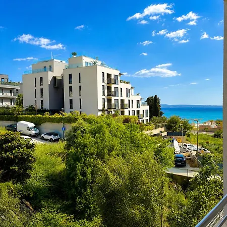 아파트 Znjan Beachfront 스플리트