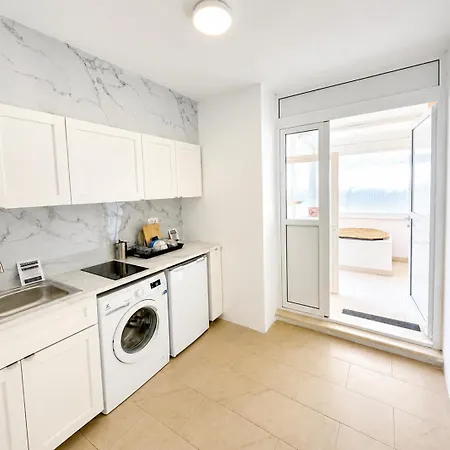 Διαμέρισμα Znjan Beachfront *