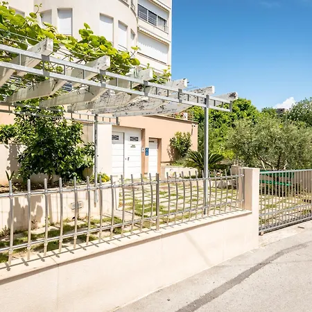 Znjan Beachfront Apartments Split Apartment