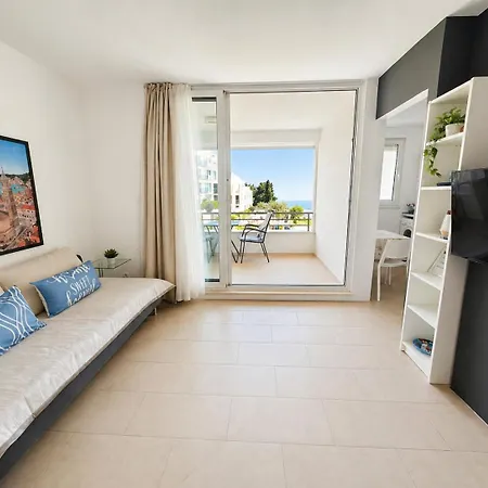Apartment Znjan Beachfront Apartments Split